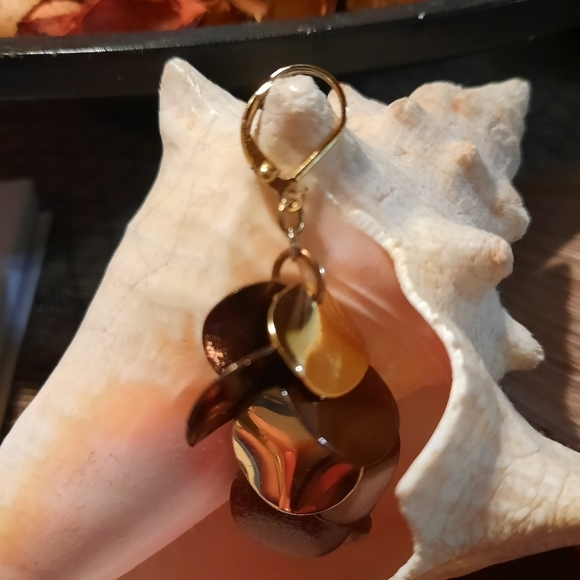 Women's Fashion Dangling Gold Platted Earrings - Picture 3 of 3